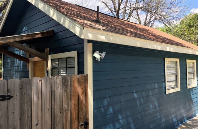Private Studio Near Downtown