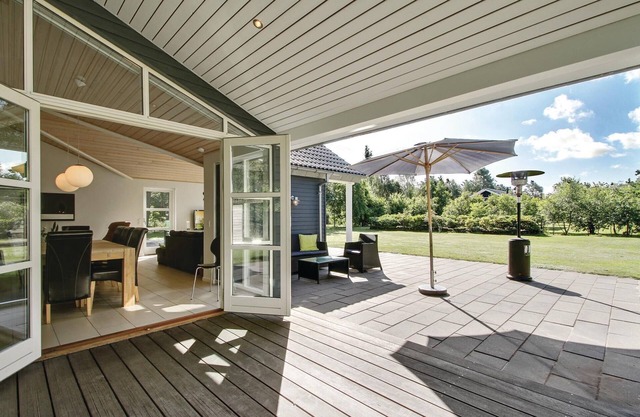 Quality holiday home with three good bedrooms and a large luxury bathroom.