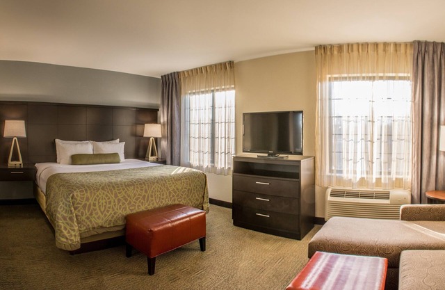 Queen Studio. Free Breakfast. Indoor Pool. Gym & Business Center.