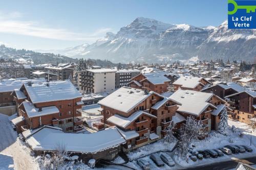 Résidence Pierre Vacances Premium Fermes Du Soleil People Standard 