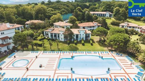 Residence Pierre Vacances Le Domaine De Bordaberry People 