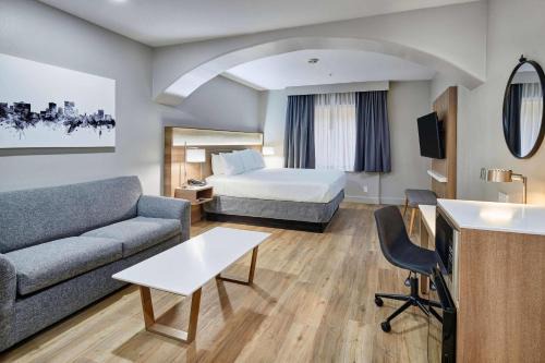 Radisson Hotel El Paso Airport 