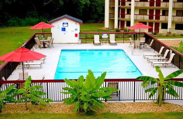 Red Roof Inn & Suites Commerce - Athens