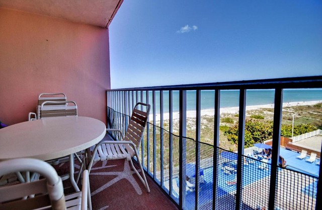 Reef Club 301