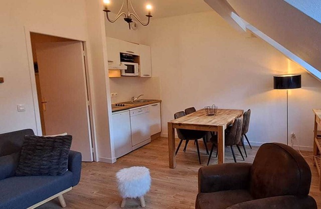 Renovated apartment 6 people with pool access