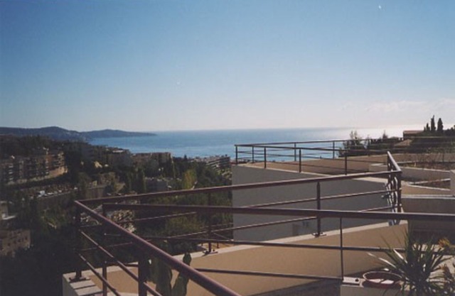 Residence apartment with swimming pool, large terrace with panoramic view and parking