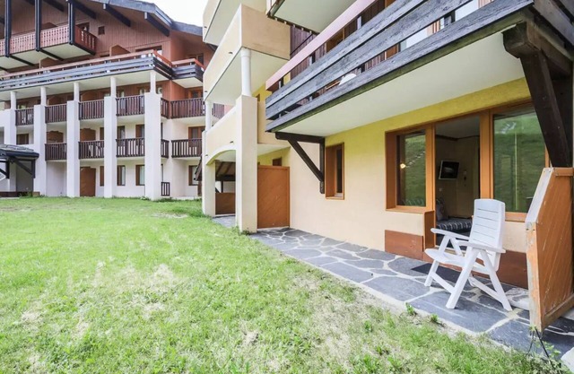 La Marelle Le Rami Maeva Individuals People Selection 