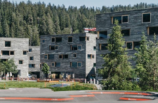 Resort ∙ 4 bedrooms ∙ 8 guests