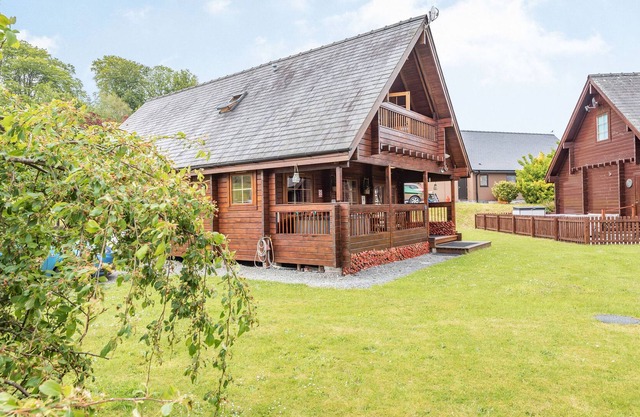 ROBIN LODGE, family friendly, character holiday cottage in Llanbedr