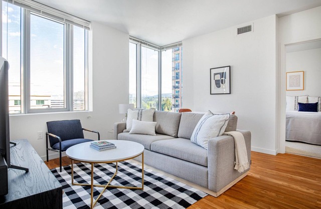 Roomy Downtown Bellevue 2BR w/Gym, W/D, near shops, by Blueground