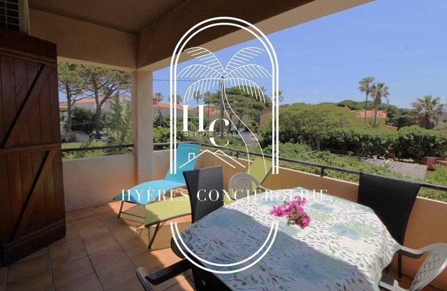 Sel Plage À Pieds Terrasse Bergerie Hyères 