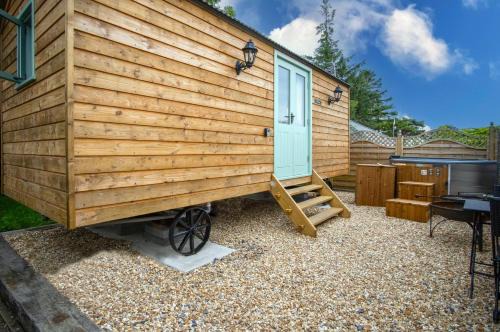 Willow Shepherd Hut Amroth 