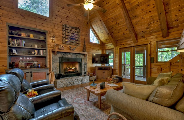 Roux House, Great View, Porch Swing Bed, Hot Tub