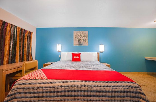 Royal Gateway Motel by OYO