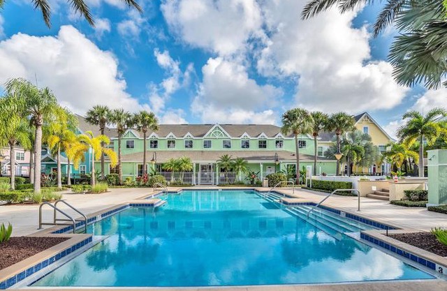 Runaway Beach Club Apartments