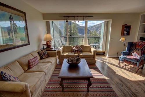 Saints John 2526 by SummitCove Lodging