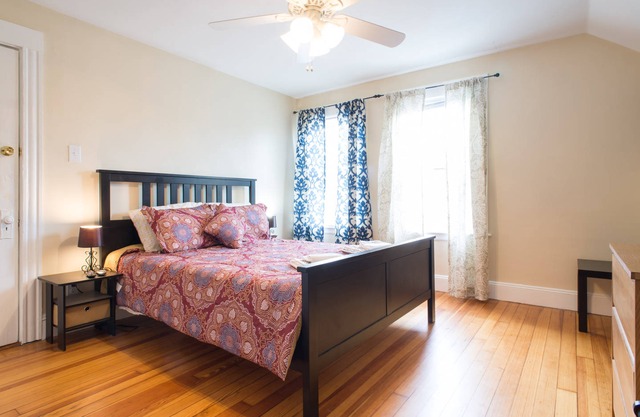 Salem 3rd Floor 3Br Apartment