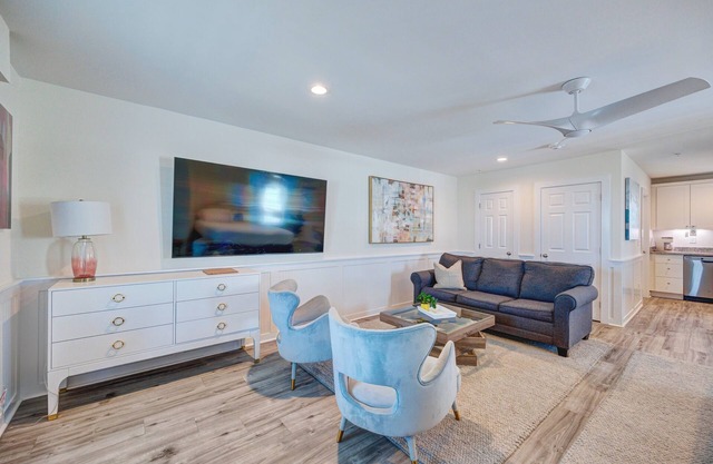 Saltwater Suites, 301 King 3rd Floor