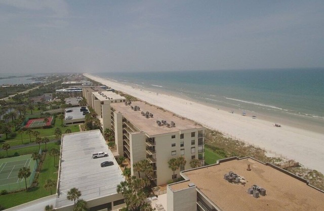 Sand Dollar 101: Luxury Ground Floor Condo - Oceanfront