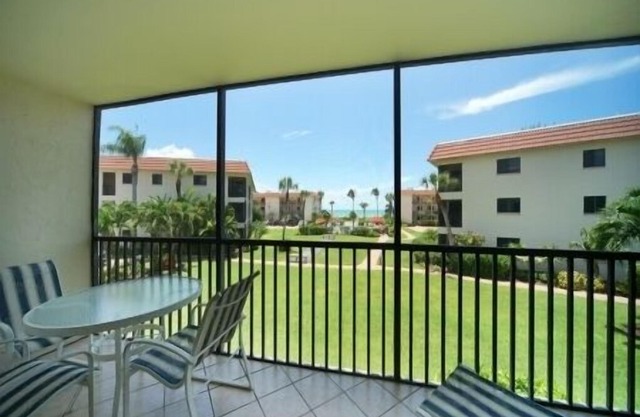 Sandalfoot Condo 3B2