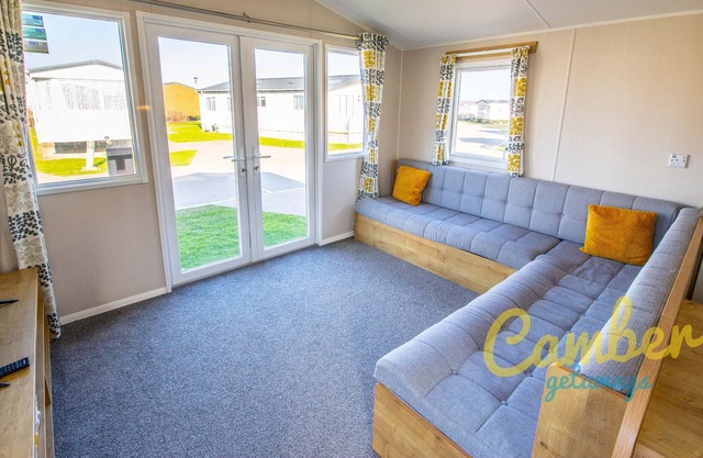 SBL9 - Camber Sands Holiday Park - Sleeps 8 + 1 Dog - Private Parking