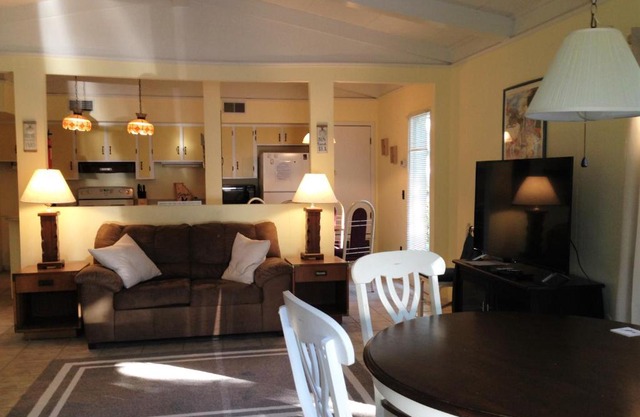 SEA COTTAGE APARTMENT by Jekyll Realty