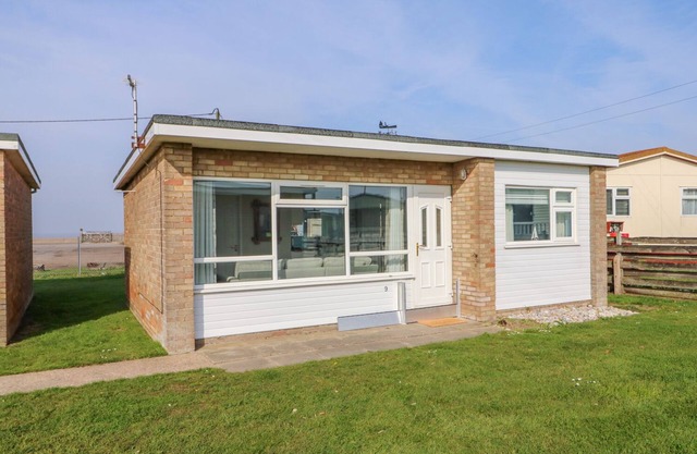 SEA VIEW, country holiday cottage in Walcott