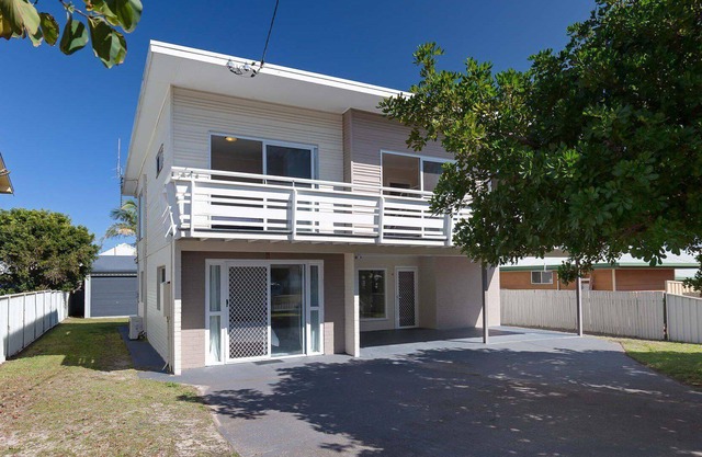 Richardson Aircon Netflix Boat 