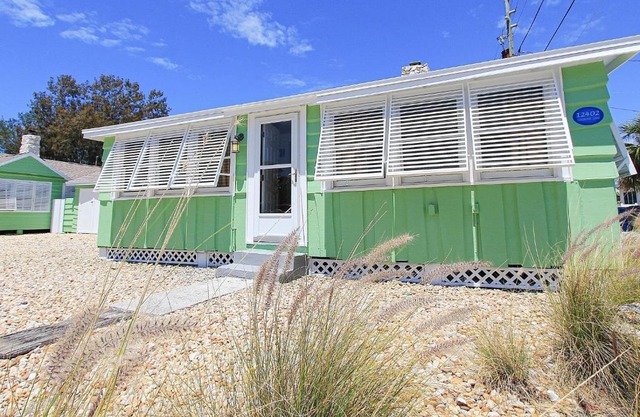 Seaspray Beach Cottage B 