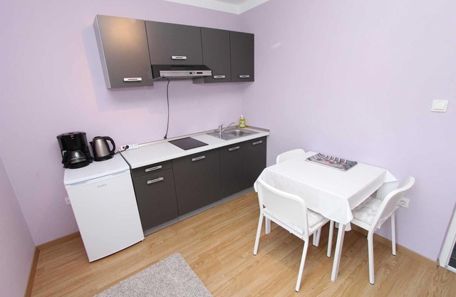 SENA One-Bedroom Apartment 5