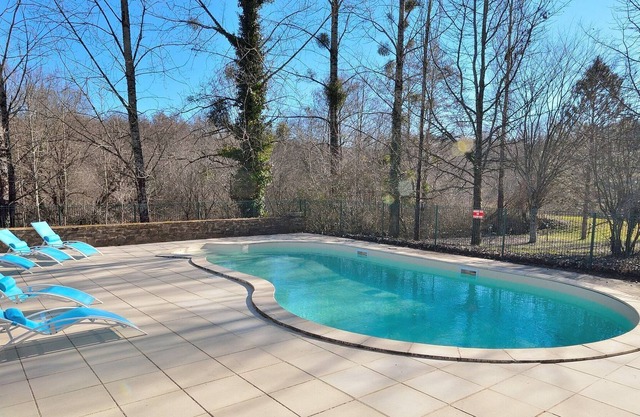 Serene Holiday Cussac Terrace Barbeque 