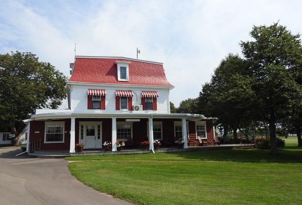 Shaw's Hotel & Cottages