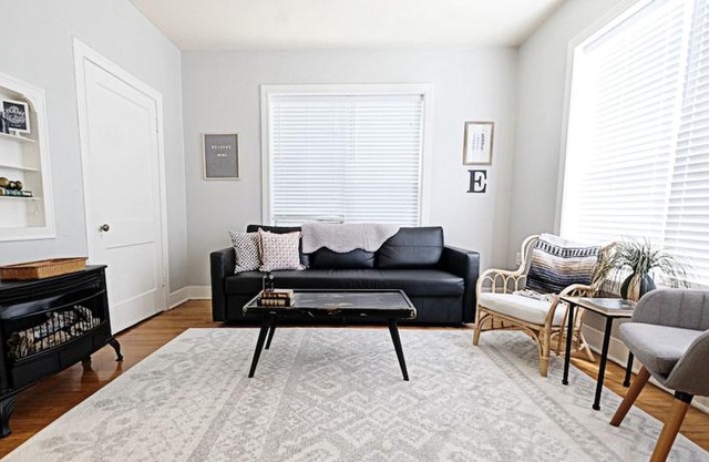 Shelter In Place Here! Relaxing 1 Br Near Lower Greenville Free Parking