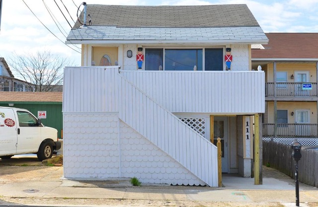 Shore Beach Houses - 111 Lincoln Ave