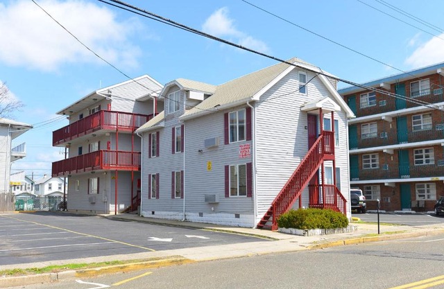 Shore Beach Houses - 52 - 403 Porter Avenue