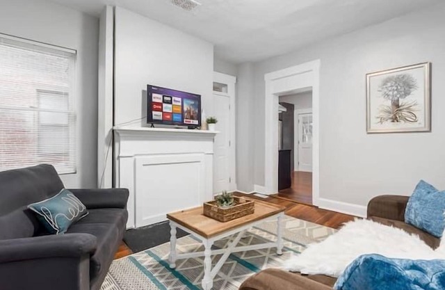 Short North-45 -- PERFECT SHORT NORTH 2BR APT l FREE PARKING