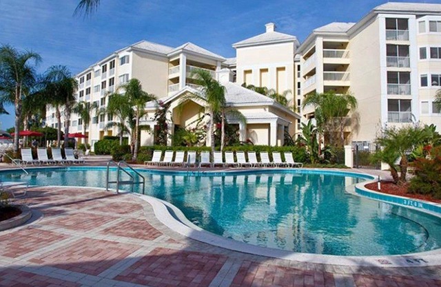 Silver Resort Sunday 