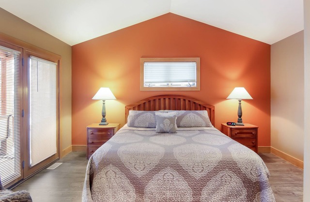 Ski-In 5BR Retreat @ Boyne Mtn - Walk to Lifts & Fun!