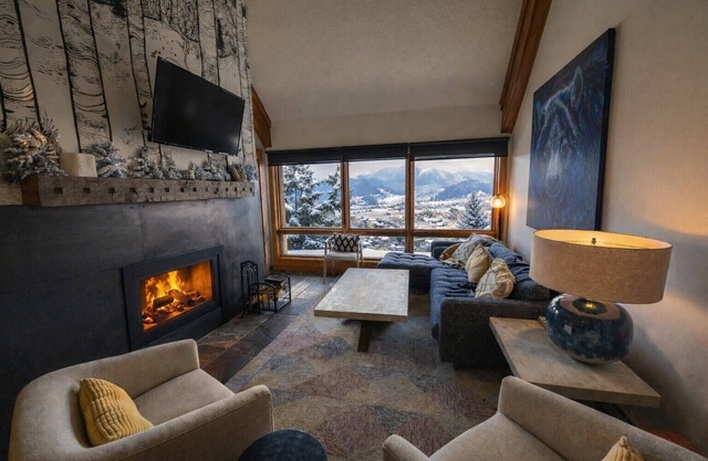 Ski In/Out with AMAZING VIEWS!