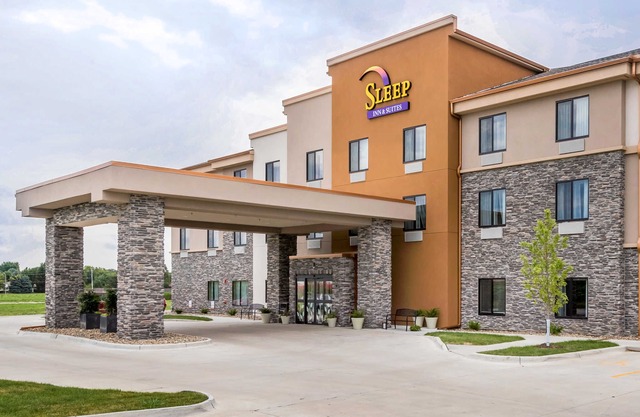 Sleep Inn & Suites West des Moines Near Jordan Creek