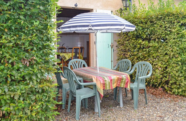 Small and well-kept cottage in Limeuil with room for 4 people.