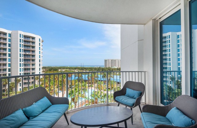 Snowbird Special! Relax in Style at Palms 2613 – Monthly Winter Rates 🌴