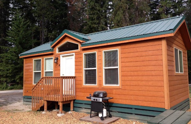 Snowflower Camping Resort Cottage 5