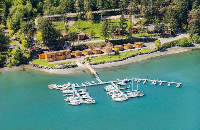 Snug Harbor Resort and Marina