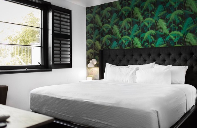 SoBro Guest House by Black Swan - Urban Apartment (10)