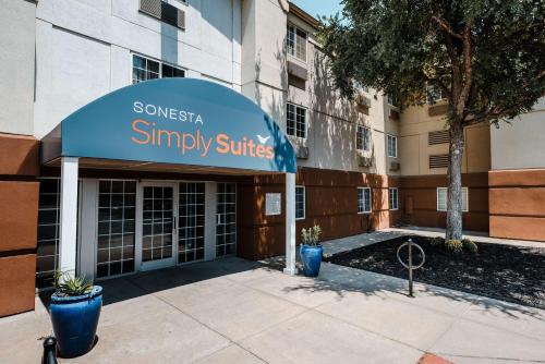 Sonesta Suites 