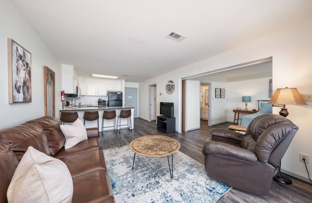 South Shore 1 bdrm! Gameroom! Mini-Golf/Indoor Hottub/Pickleball/Tennis & More