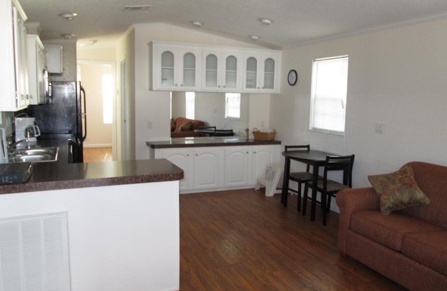 Southern Palms Park Model 8