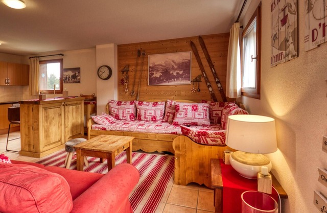 Spacious 4-bedroom apartment, ski-in/ski-out, parking included