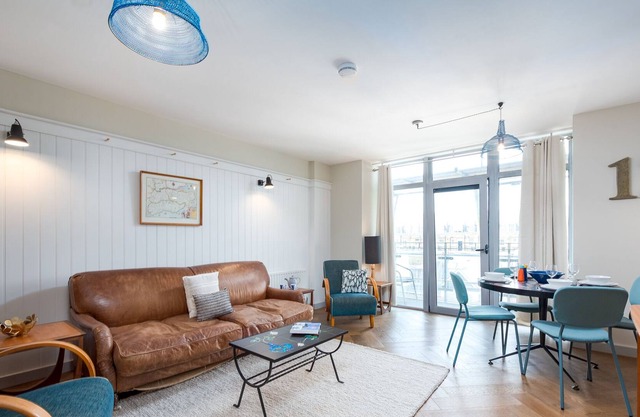 Spacious Fulham apartment close to the river by UnderTheDoormat